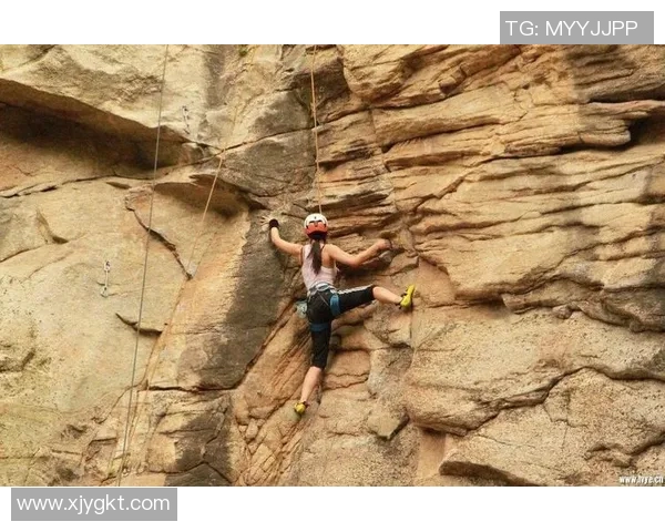 南京攀岩队的技术揭秘与攀岩巨献的精彩瞬间分享