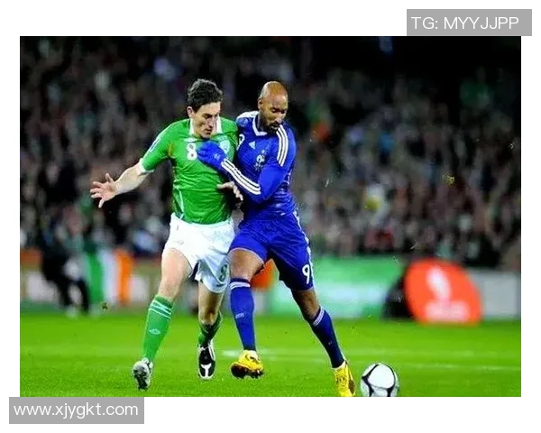 足球明星绝招揭秘与技巧解析图解全方位展示球场上的精彩瞬间 足球明星绝招揭秘与技巧解析图解全方位展示球场上的精彩瞬间